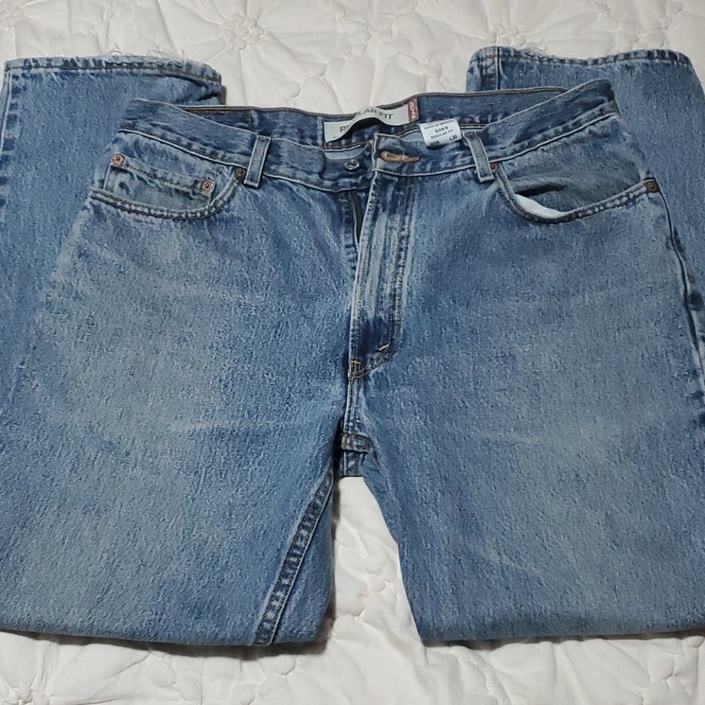 Distressed Levi's 505 - Picture 3 of 8